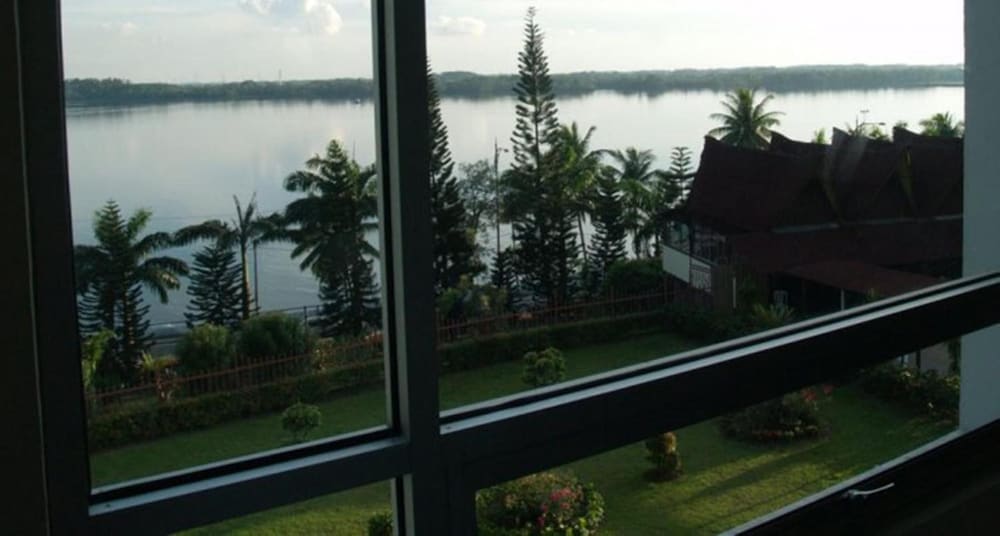 Straits View Hotel 29/33