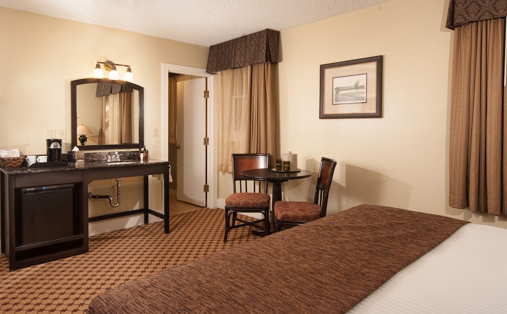 Lake Yellowstone Hotel And Cabins 20/46