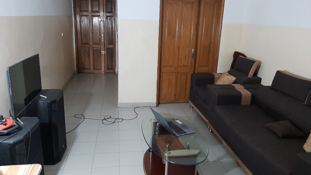 Aziz Residence 24/37
