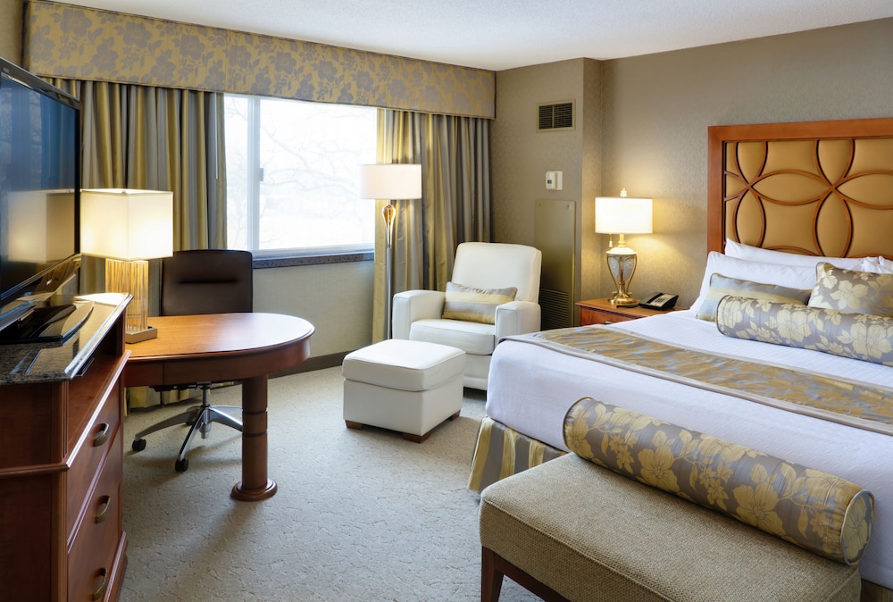 Crowne Plaza Minneapolis West 11/60
