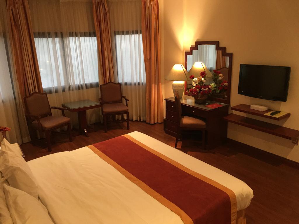 Bahrain Carlton Hotel 10/20