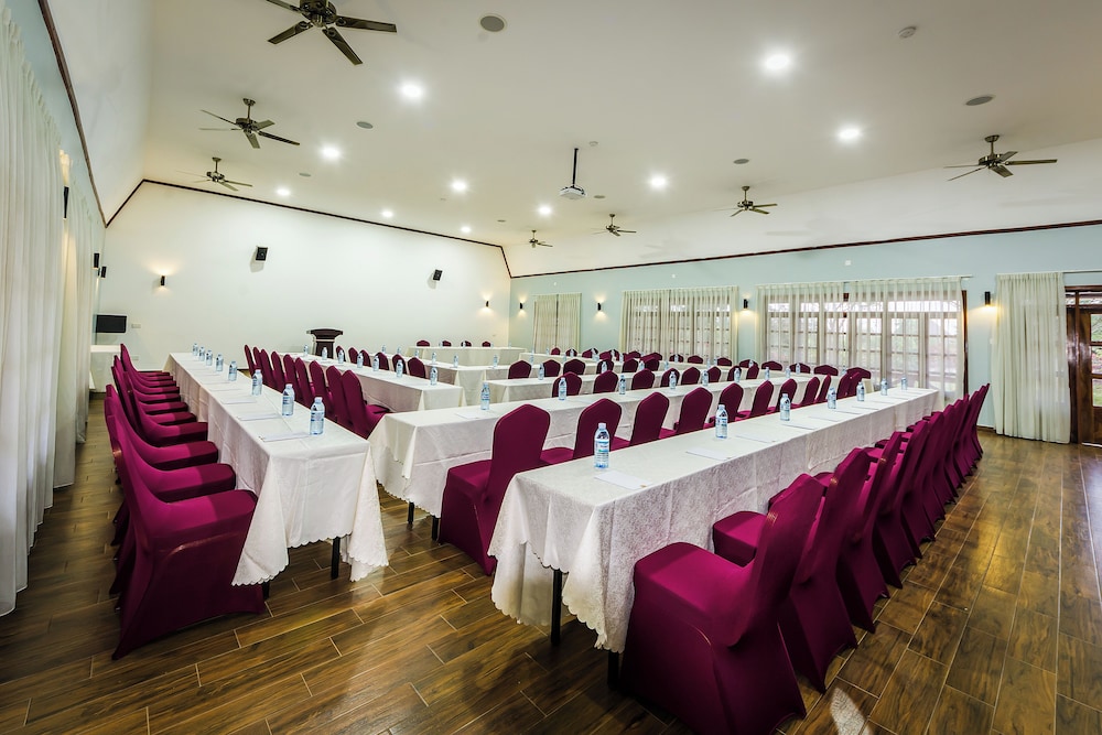 Emburara Farm Lodge 32/50