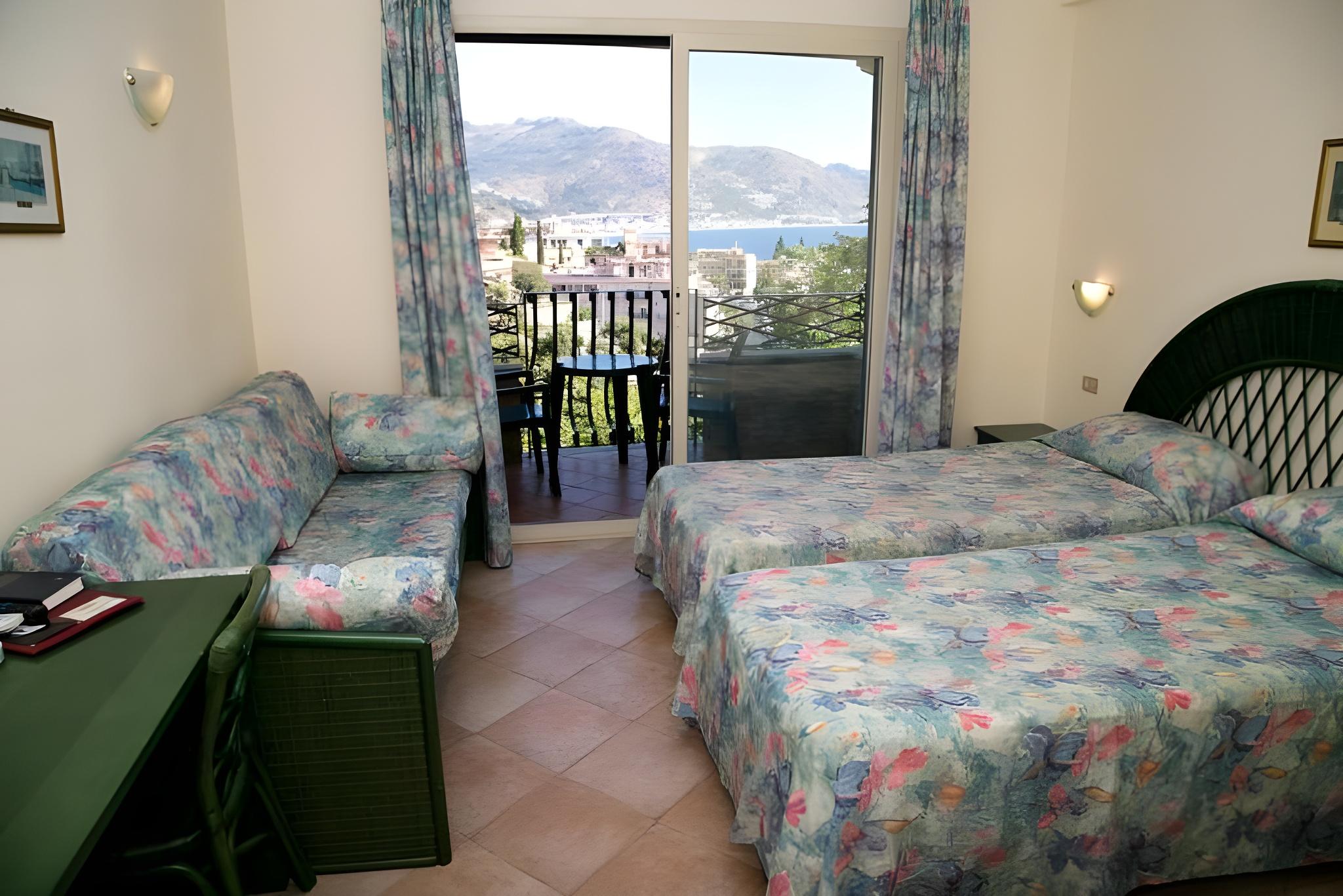 Room, Triple, Sea View
