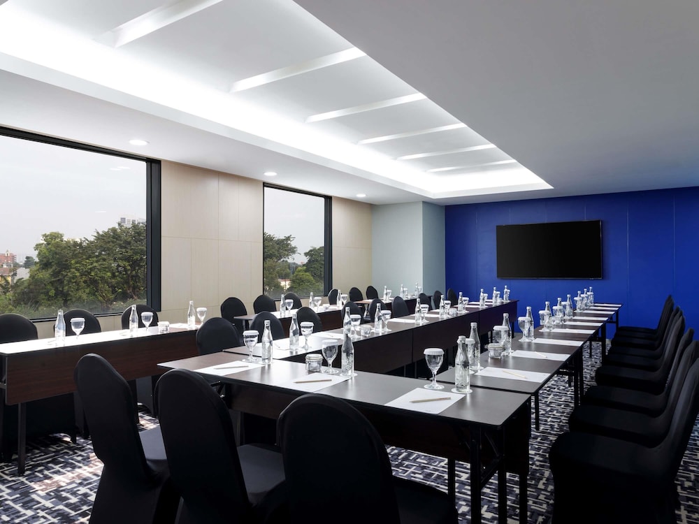 MERCURE JAKARTA SIMATUPANG 63/72