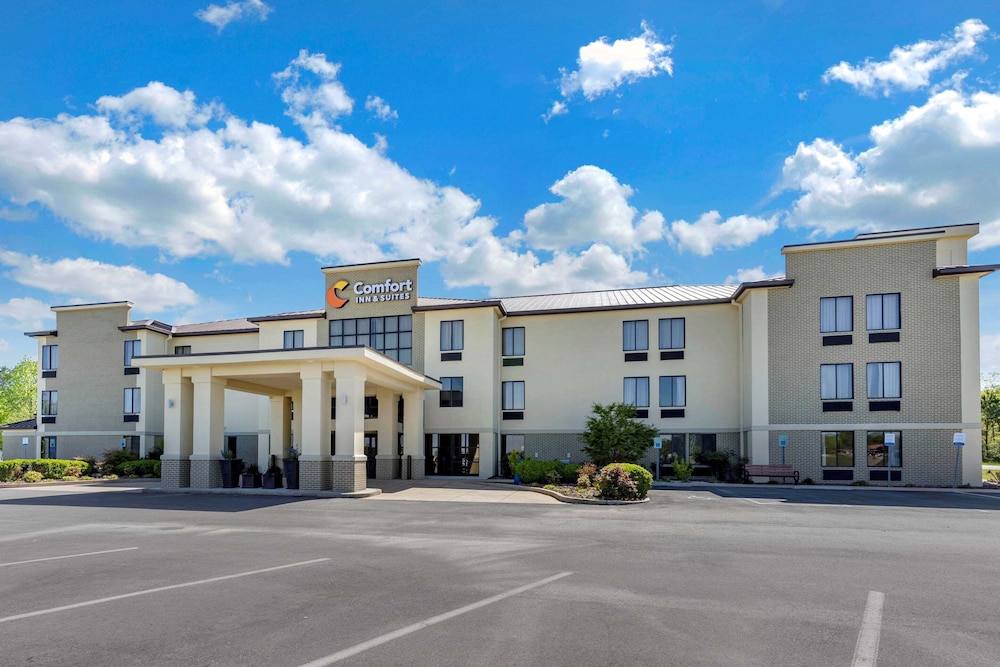 Comfort Inn and Suites Lincoln AL 53/61