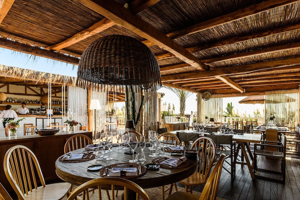 Cumeja Beach Club Hotel 35/52
