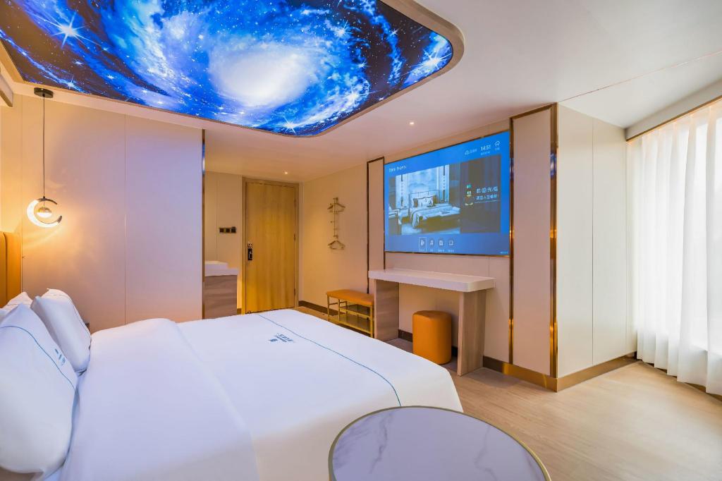 Dequan Luxury Hotel (Chaoyang High speed Railway Station Shilibao Subway Station Branch) 22/50