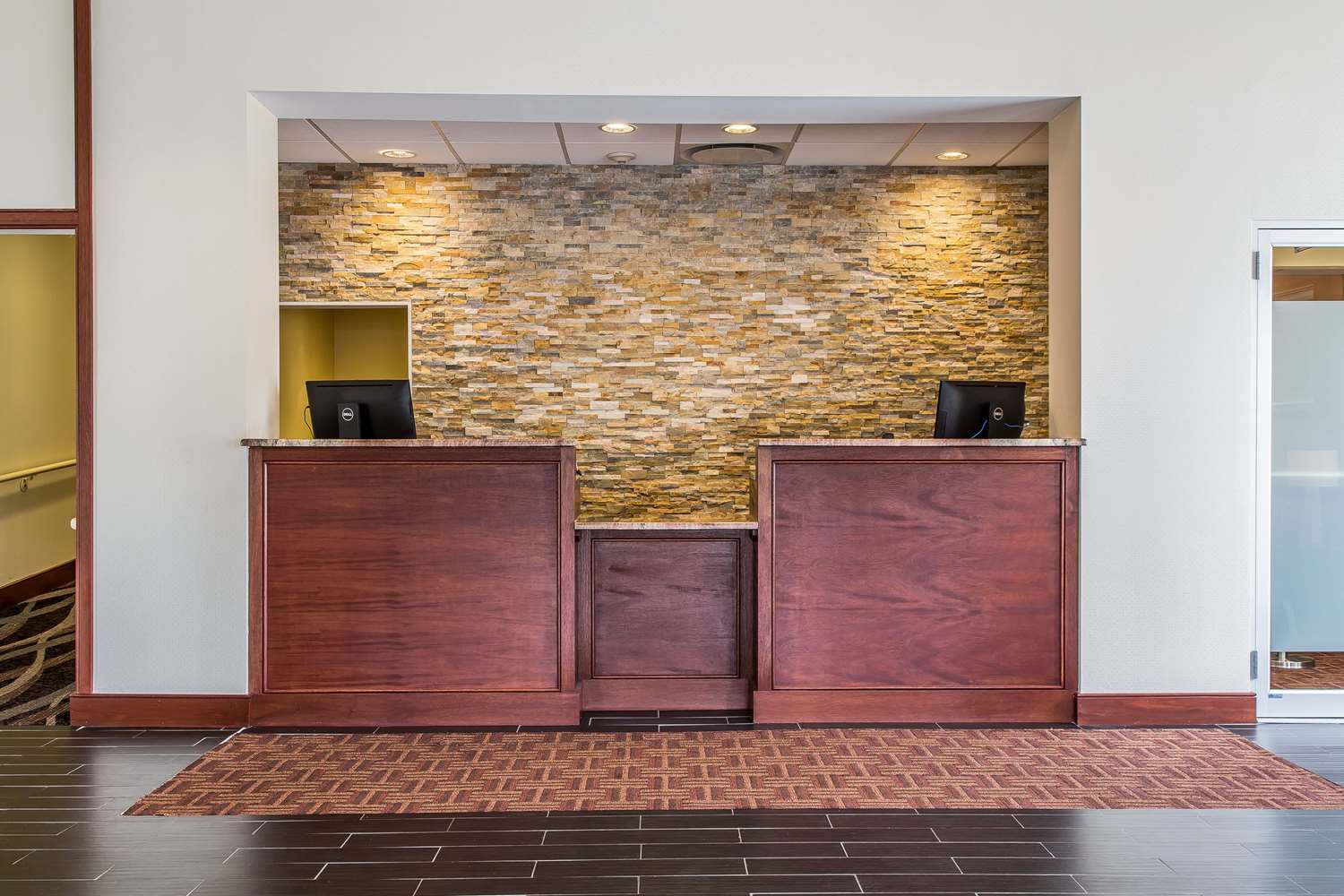 Hamden Hotel & Suites 7/26