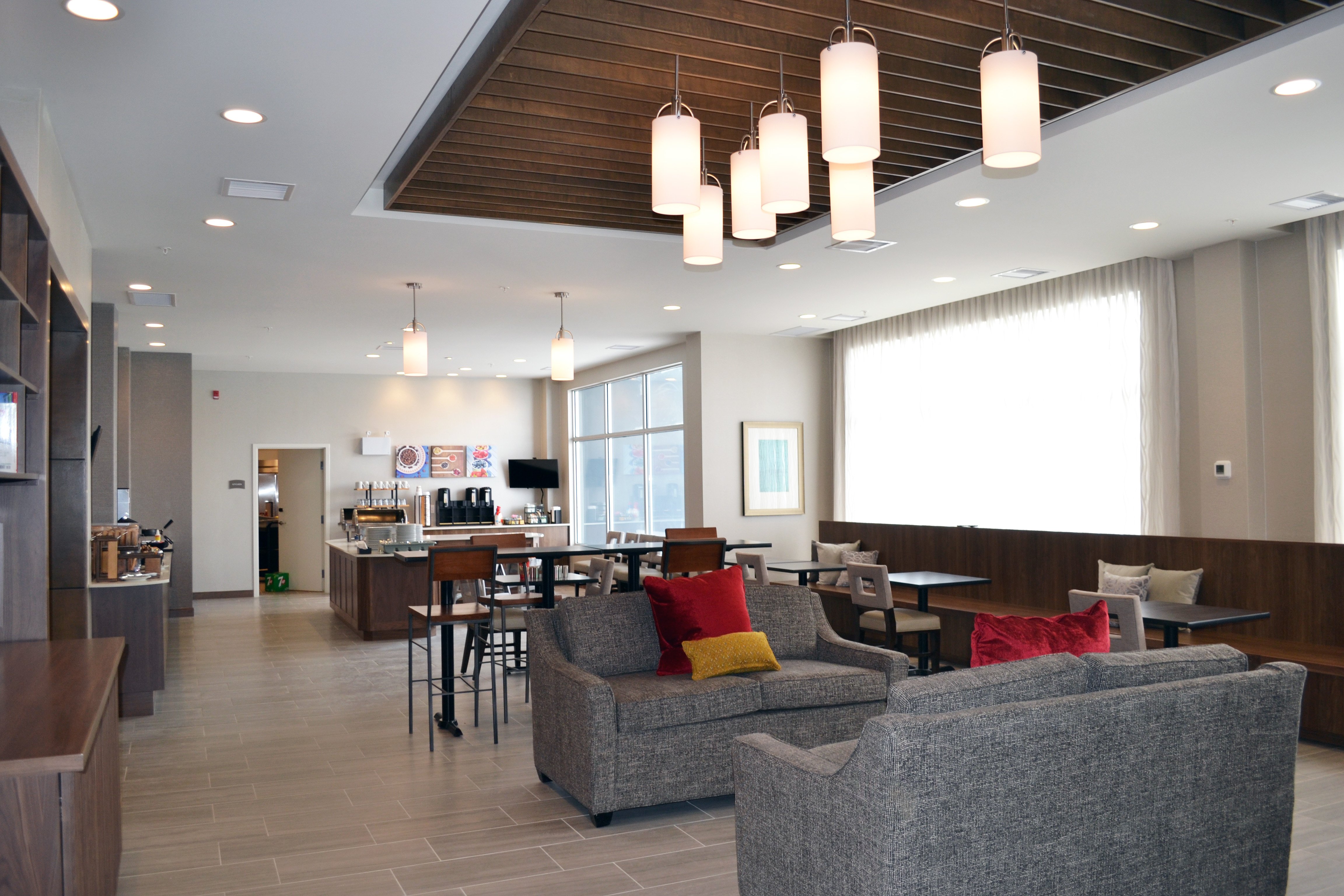 Staybridge Suites Red Deer North 25/50