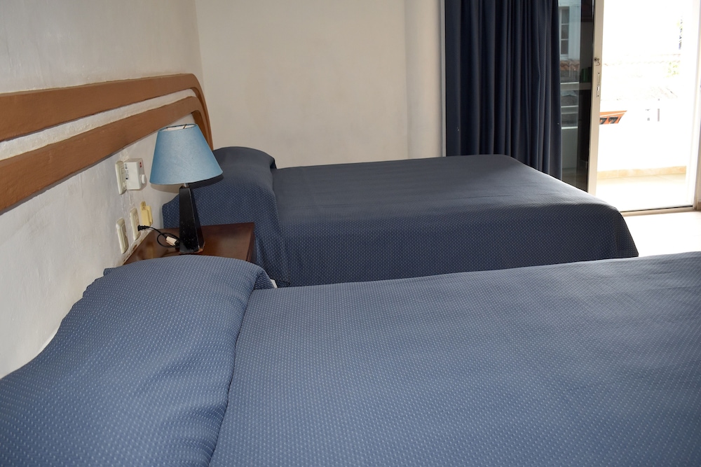 Hotel Plaza Almendros, Isla Mujeres 16/39