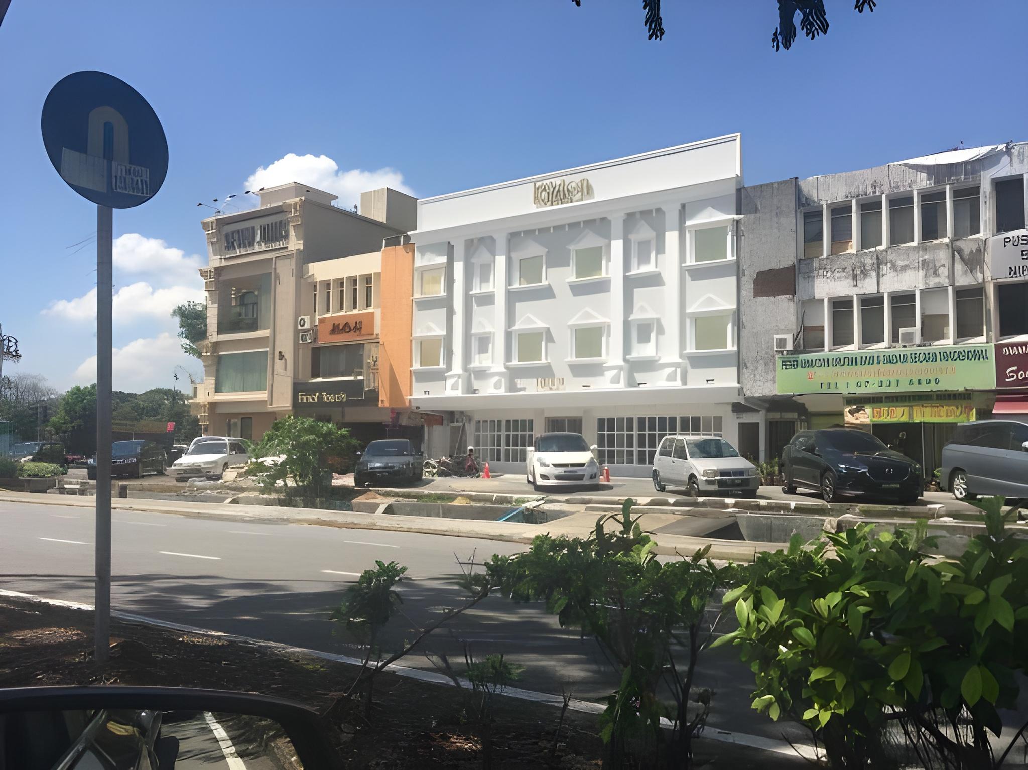 Ritzton Hotel 8/38