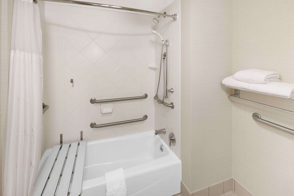 Hilton Garden Inn Jackson/Madison 17/39