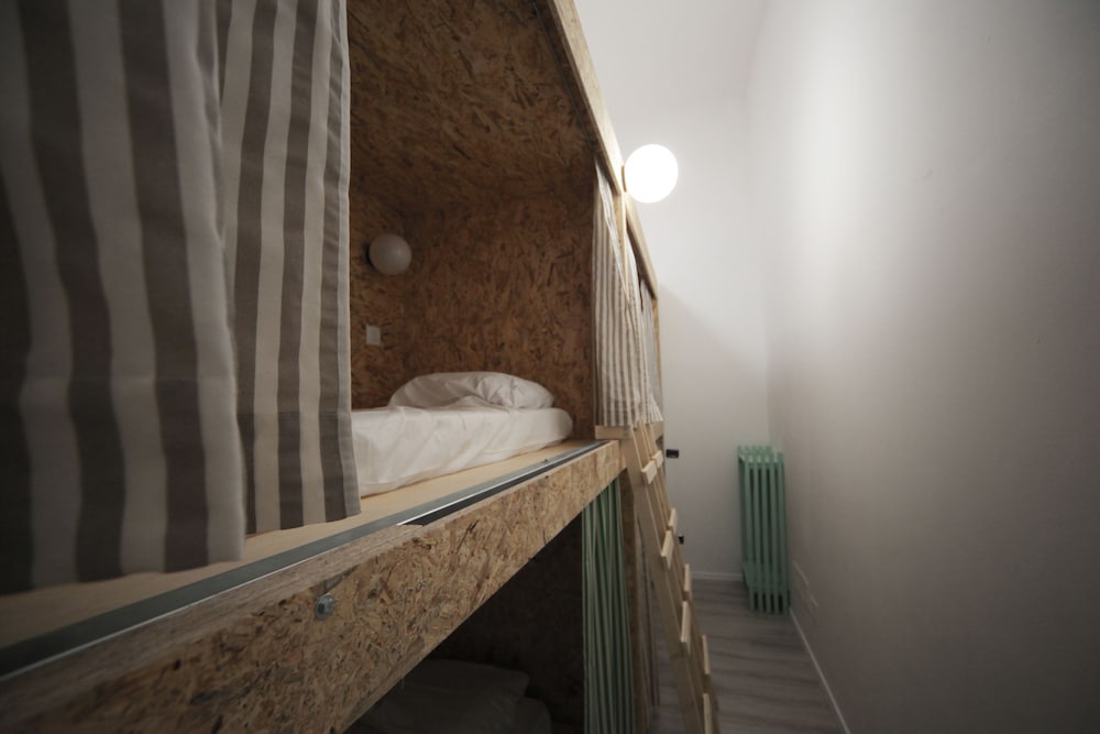 Dopa Hostel 37/39