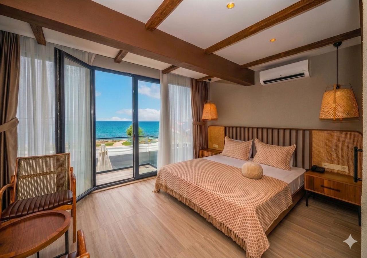 Room, Queen Bed, Sea View