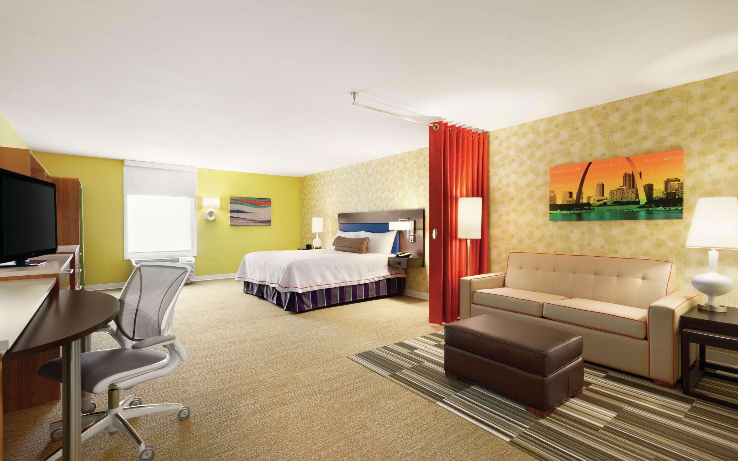 STUDIO, SUITE, KING BED, ACCESSIBLE