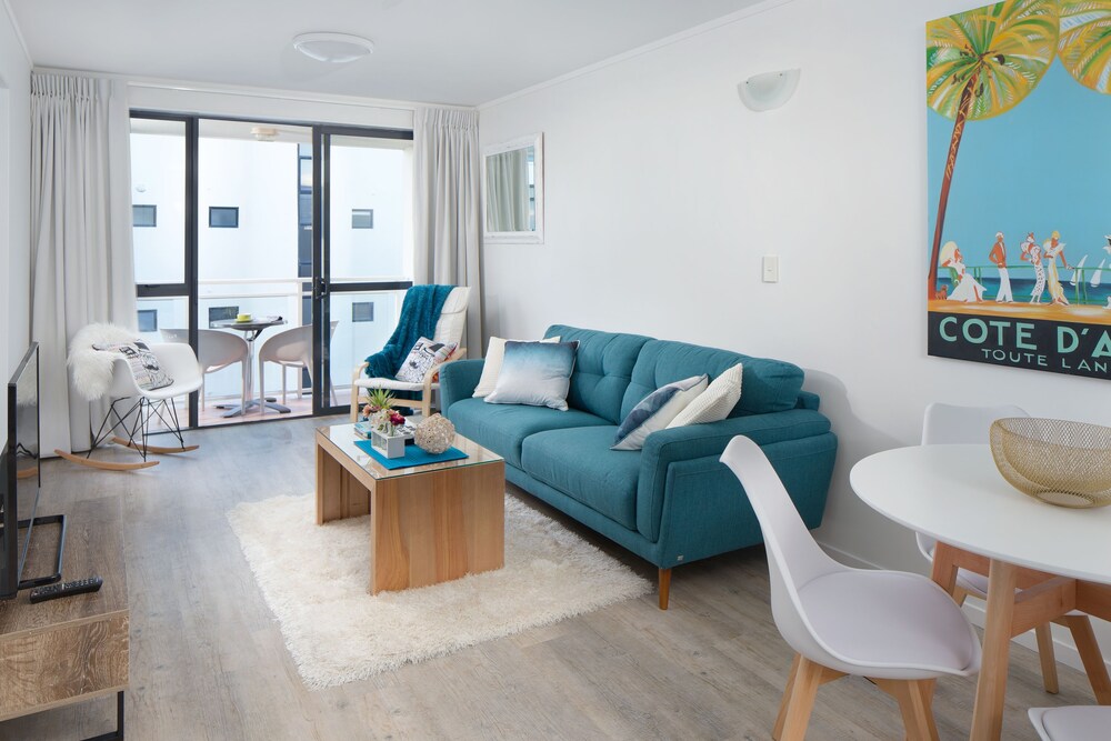 The Atrium Apartments 30/50