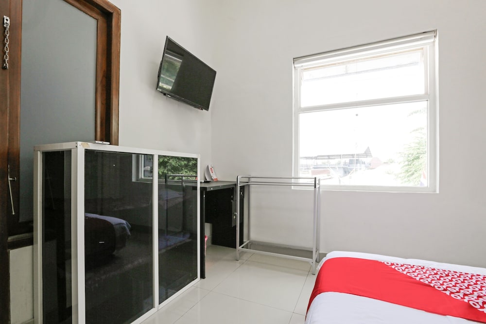 Hotel O Tamansari Guest House 4/11