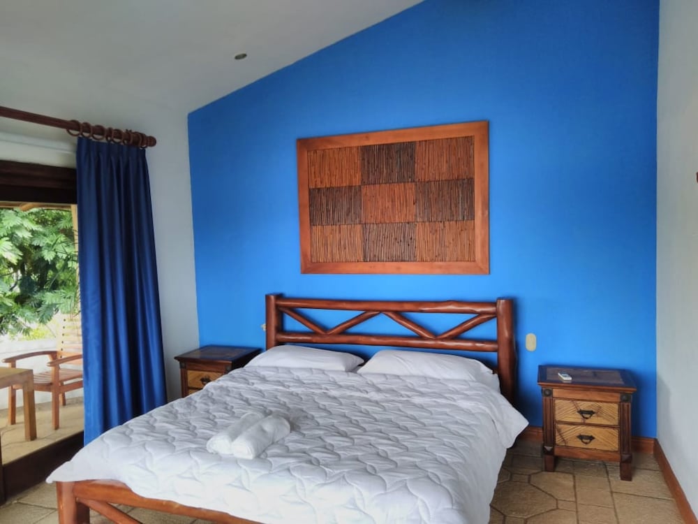 Casa Caletas 10/50