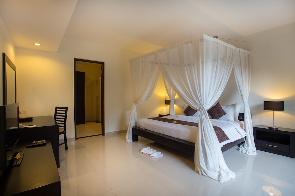 4 BEDROOMS, VILLA, PRIVATE POOL