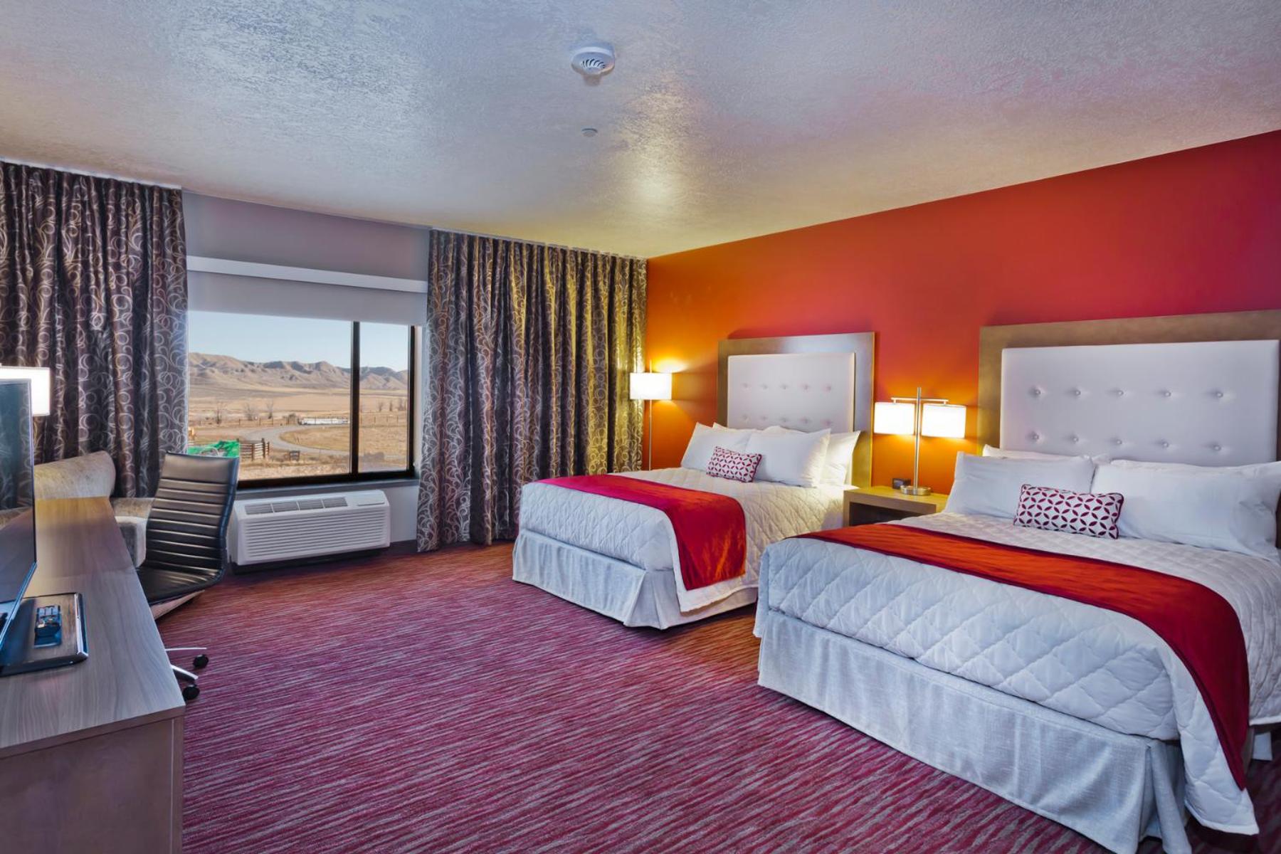 Deluxe, Queen Bed