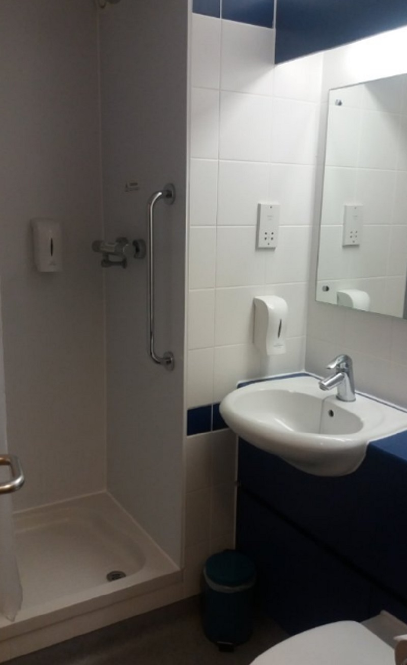 Travelodge Staines 25/30