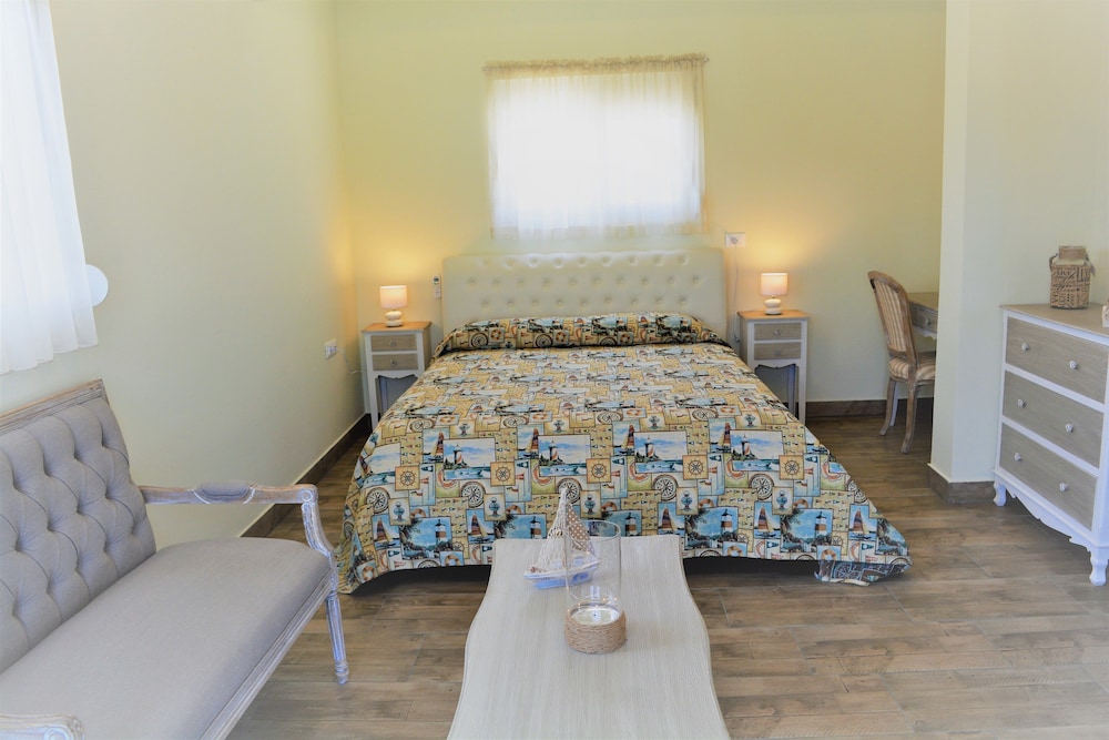 Anelia Boutique Studios And Apartments 20/50