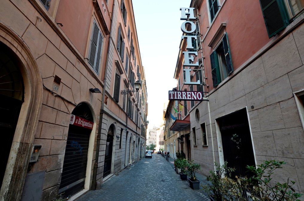Tirreno Hotel 62/70