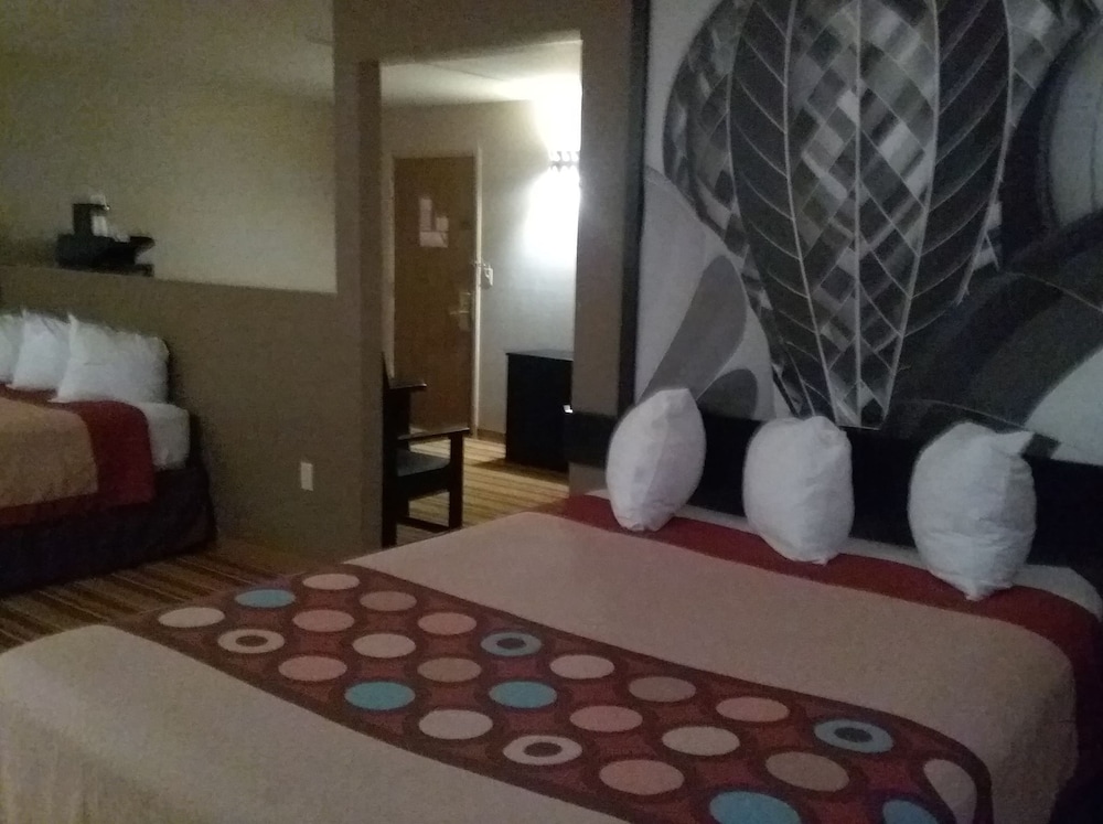 Super 8 by Wyndham Taos 4/33