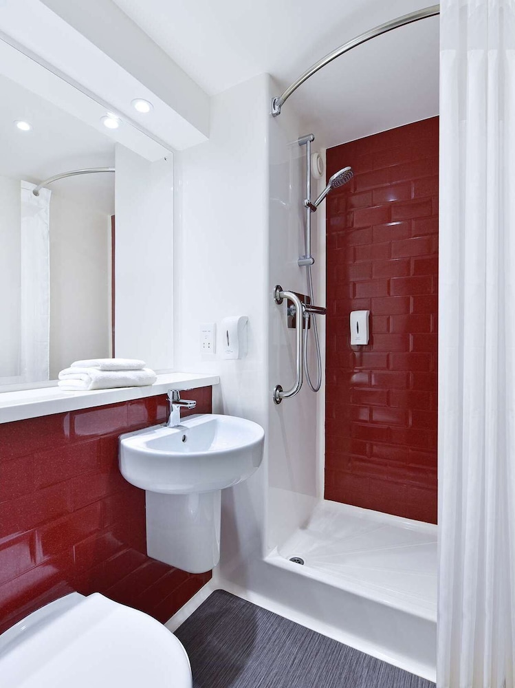 Travelodge Manchester Central Arena 23/23