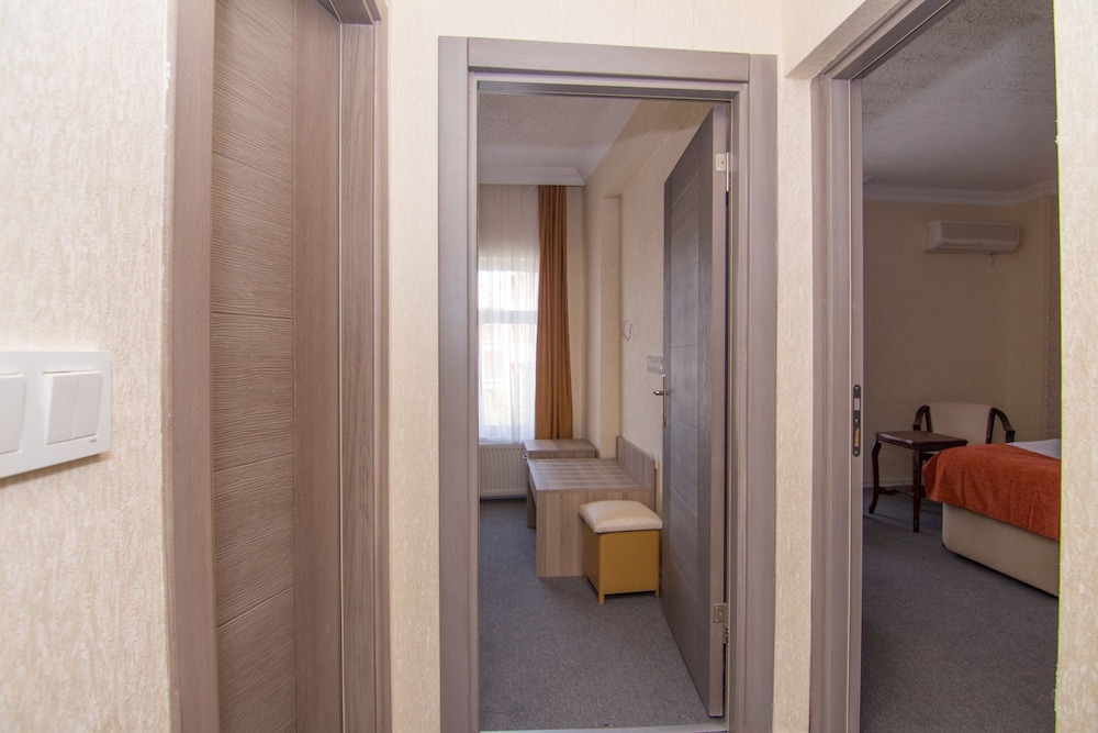An Grand Hotel 38/39