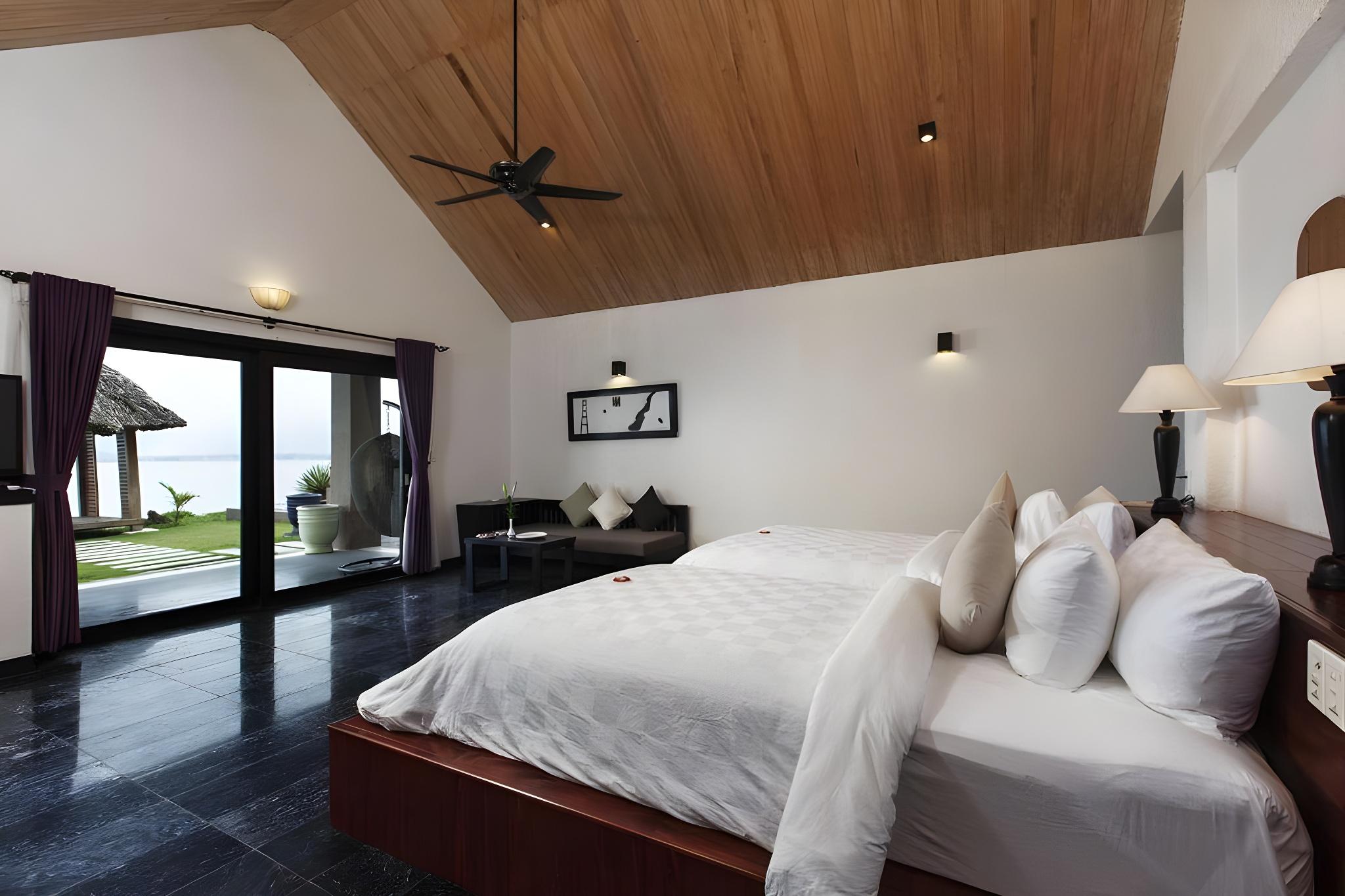 2 Bedrooms Hillside Pool Villa
