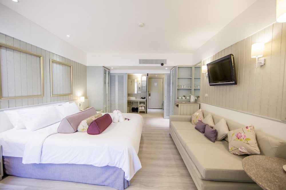 Katathani Phuket Beach Resort 35/66
