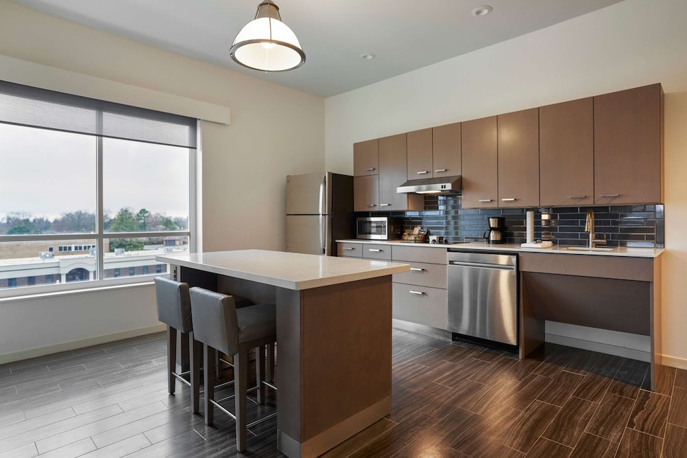 Hyatt House Louisville East 24/28