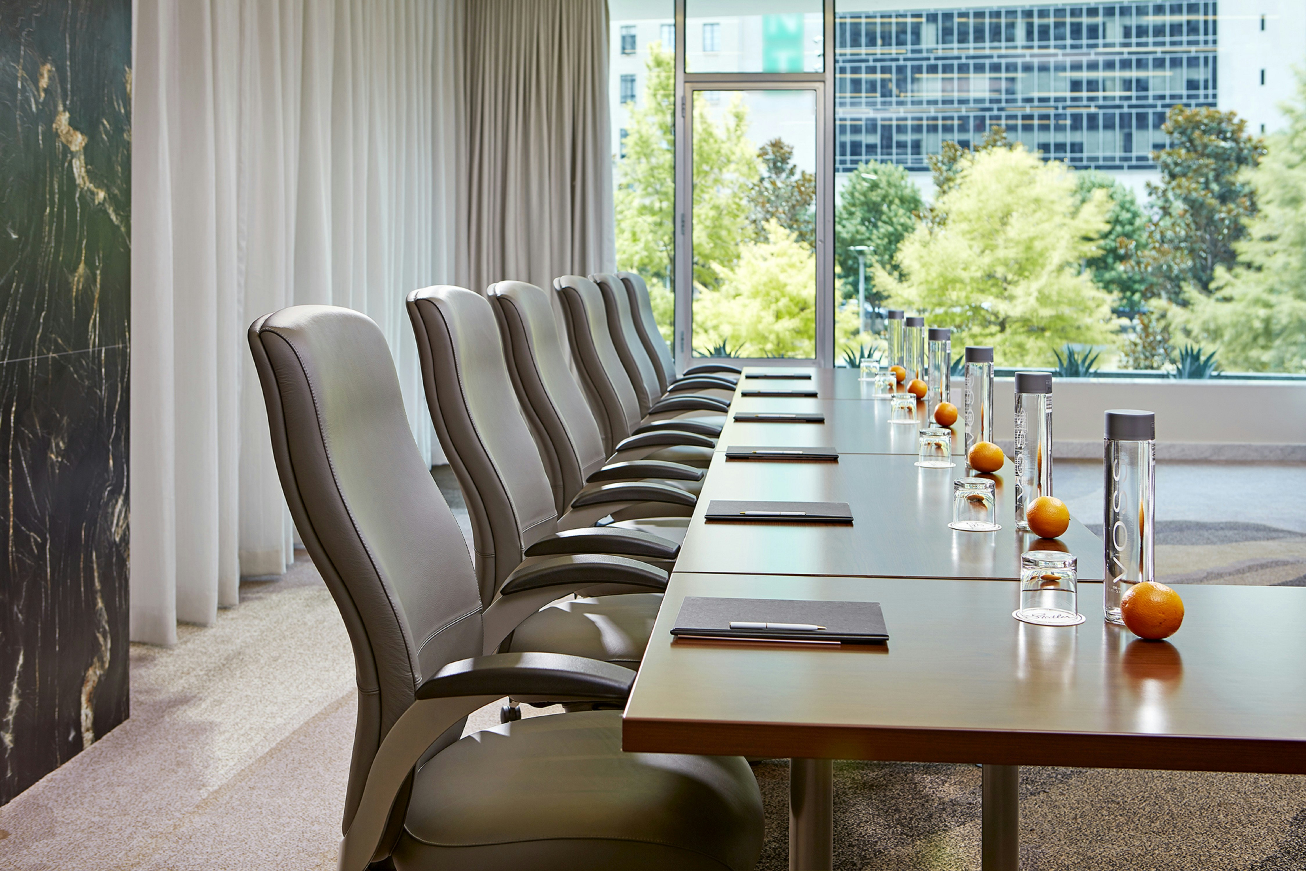 The Statler Dallas Curio Collection By Hilton 49/50