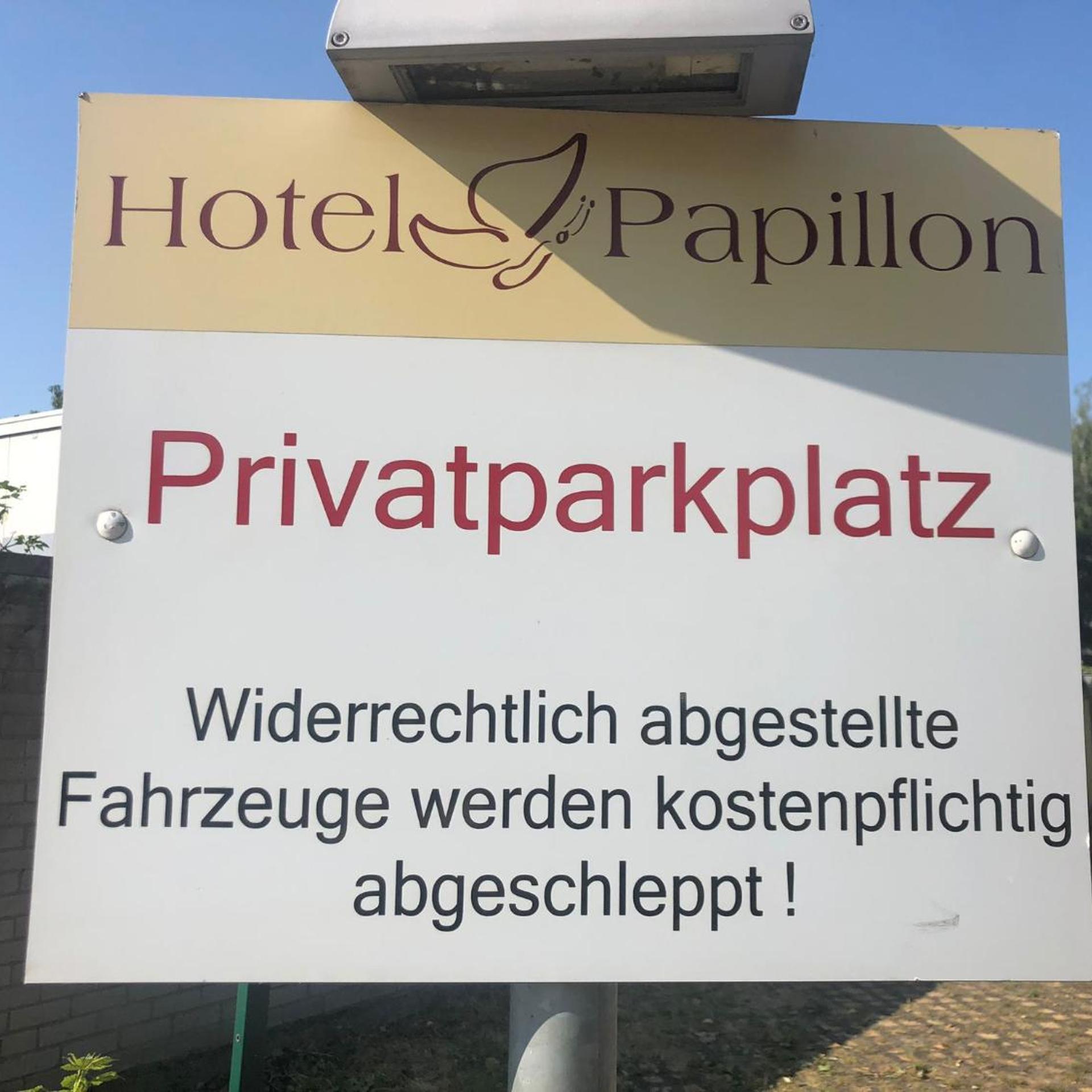 Hotel Papillon 2/50