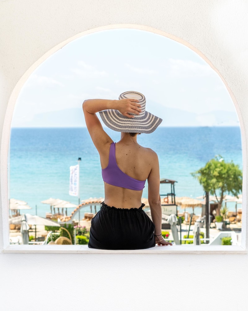 GEORGALAS SUN BEACH HOTEL 7/48