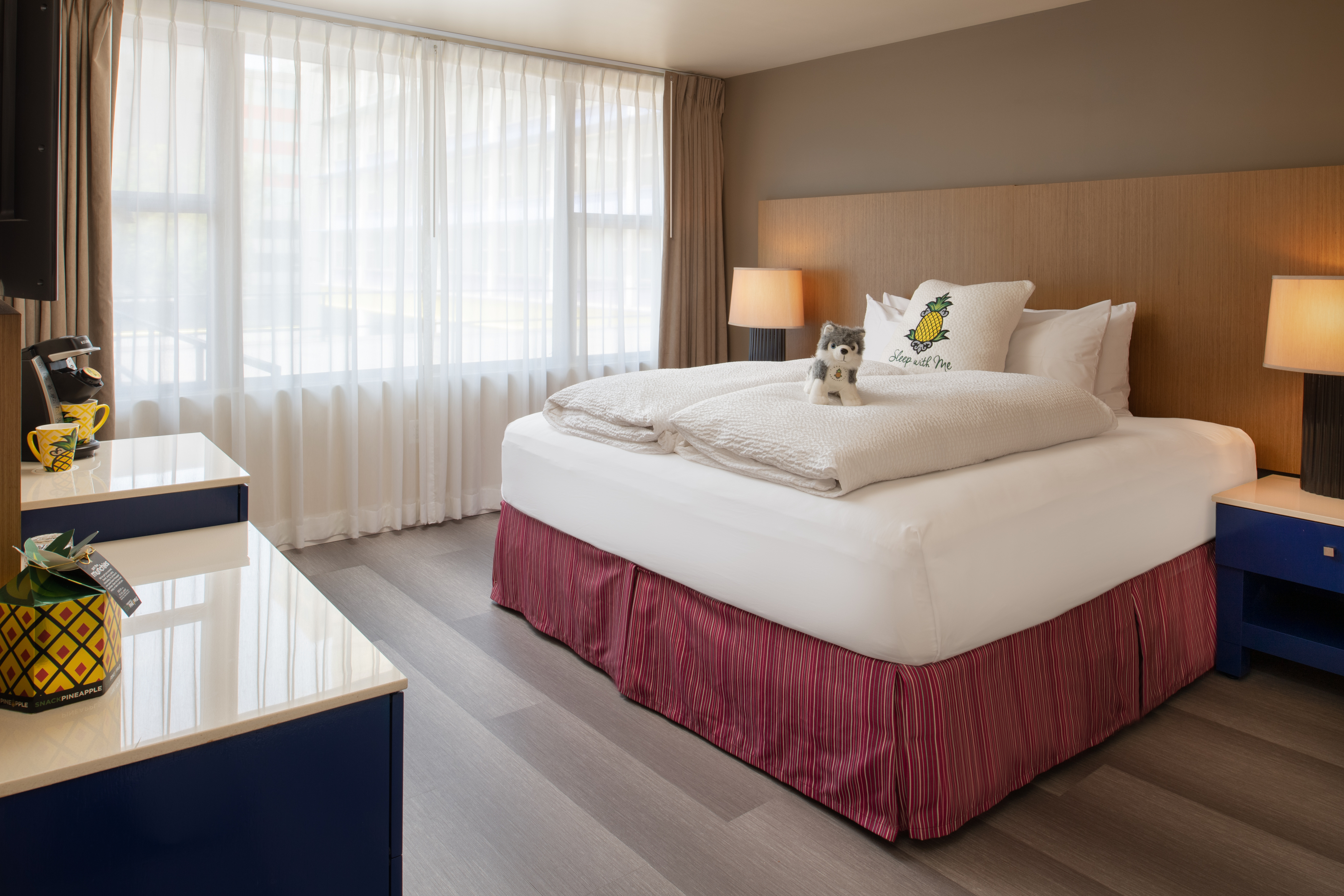 Suite, King Bed, Metro View