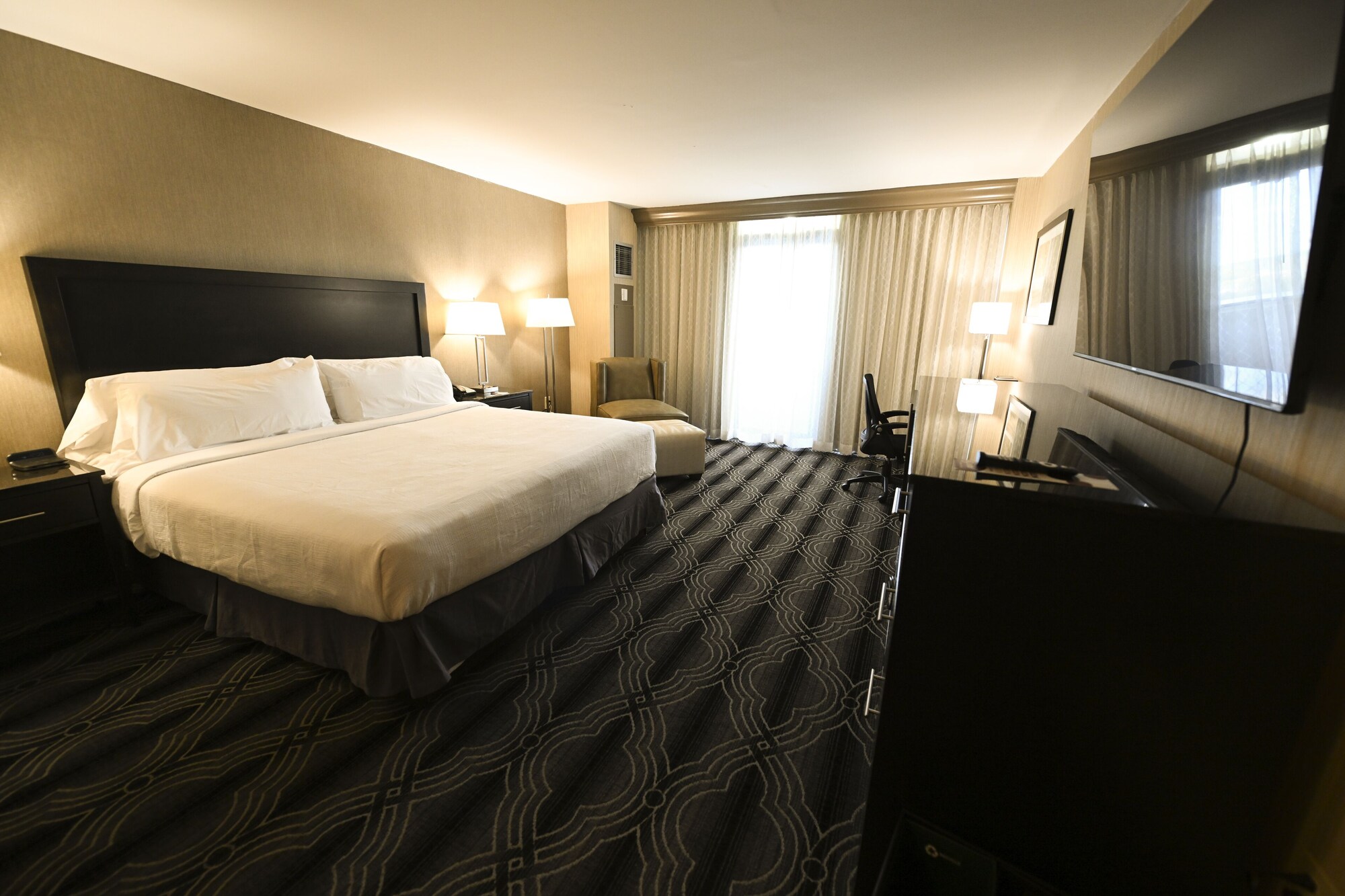 غرفة قياسية بسرير كينج، The Hotel Ml 3/5