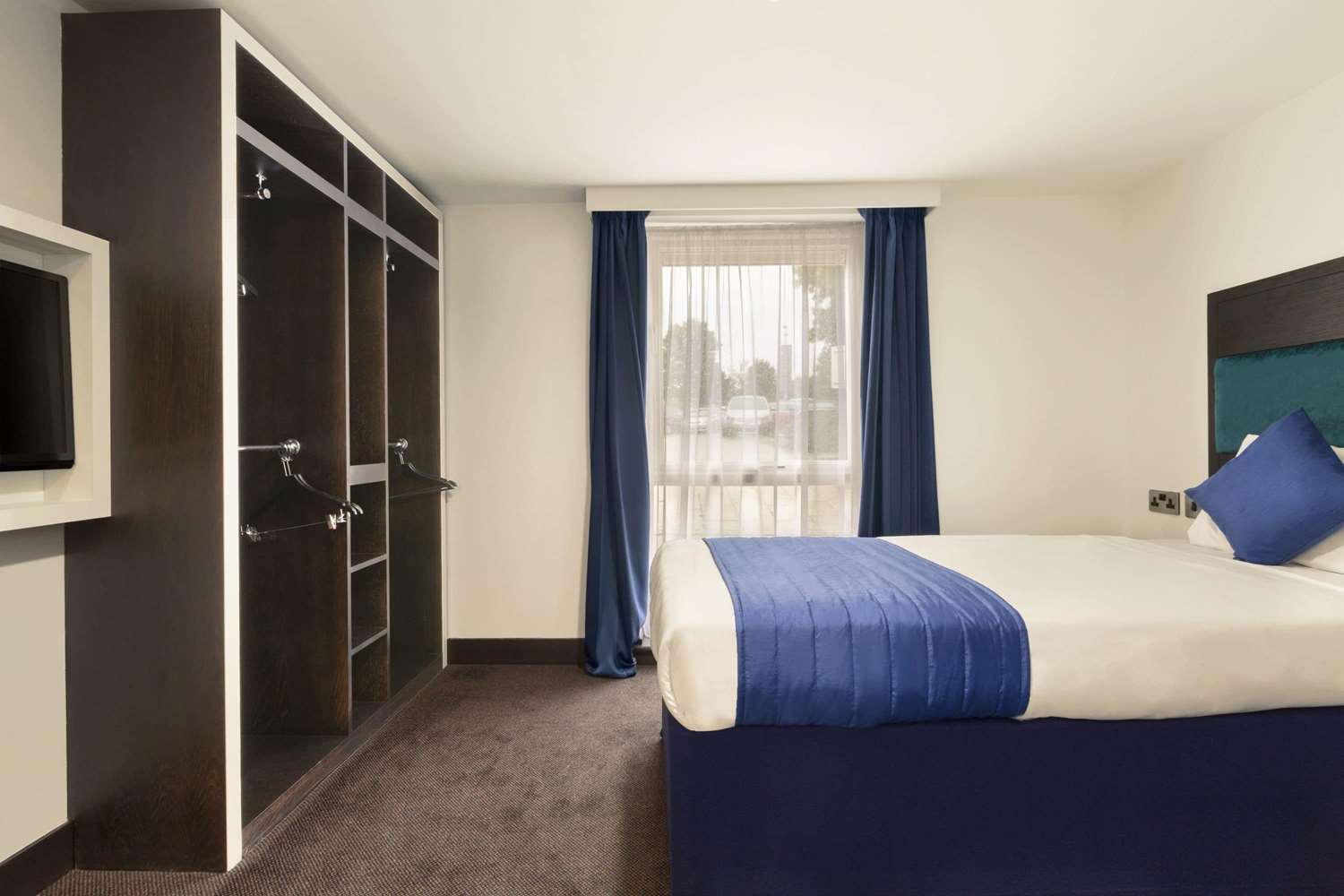 Ramada by Wyndham Oxford 5/16