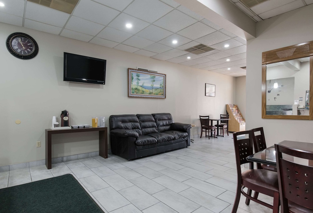 Rodeway Inn Wormleysburg - Harrisburg 23/35