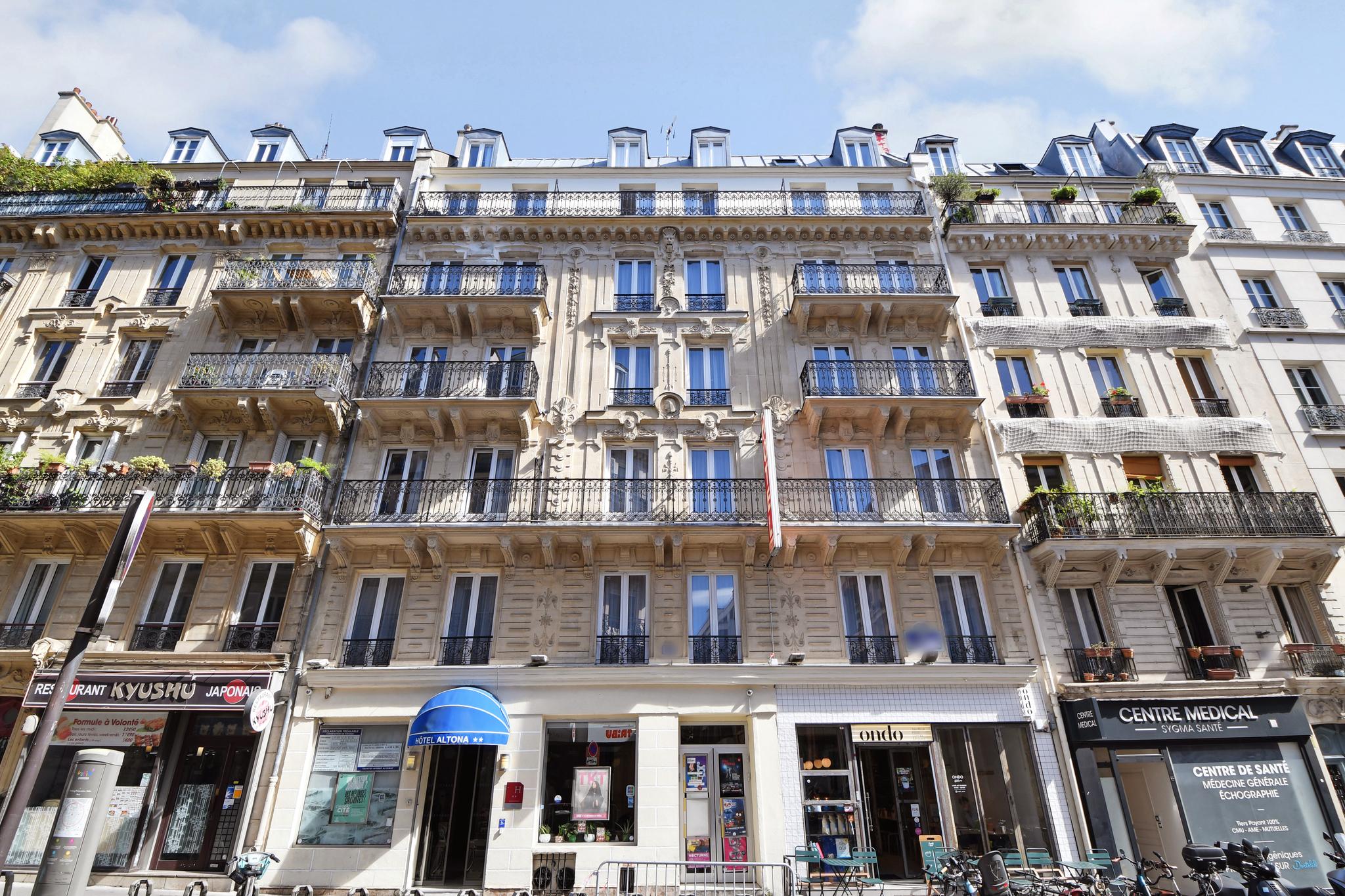 ALTONA HOTEL in PARIS