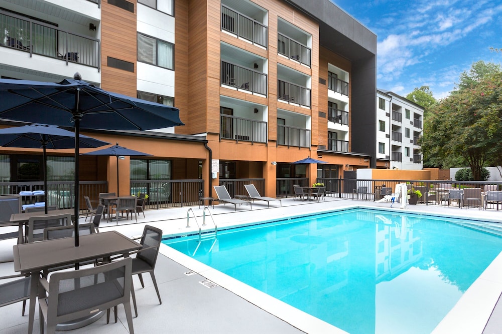 Courtyard By Marriott Winston-Salem Hanes Mall 6/66