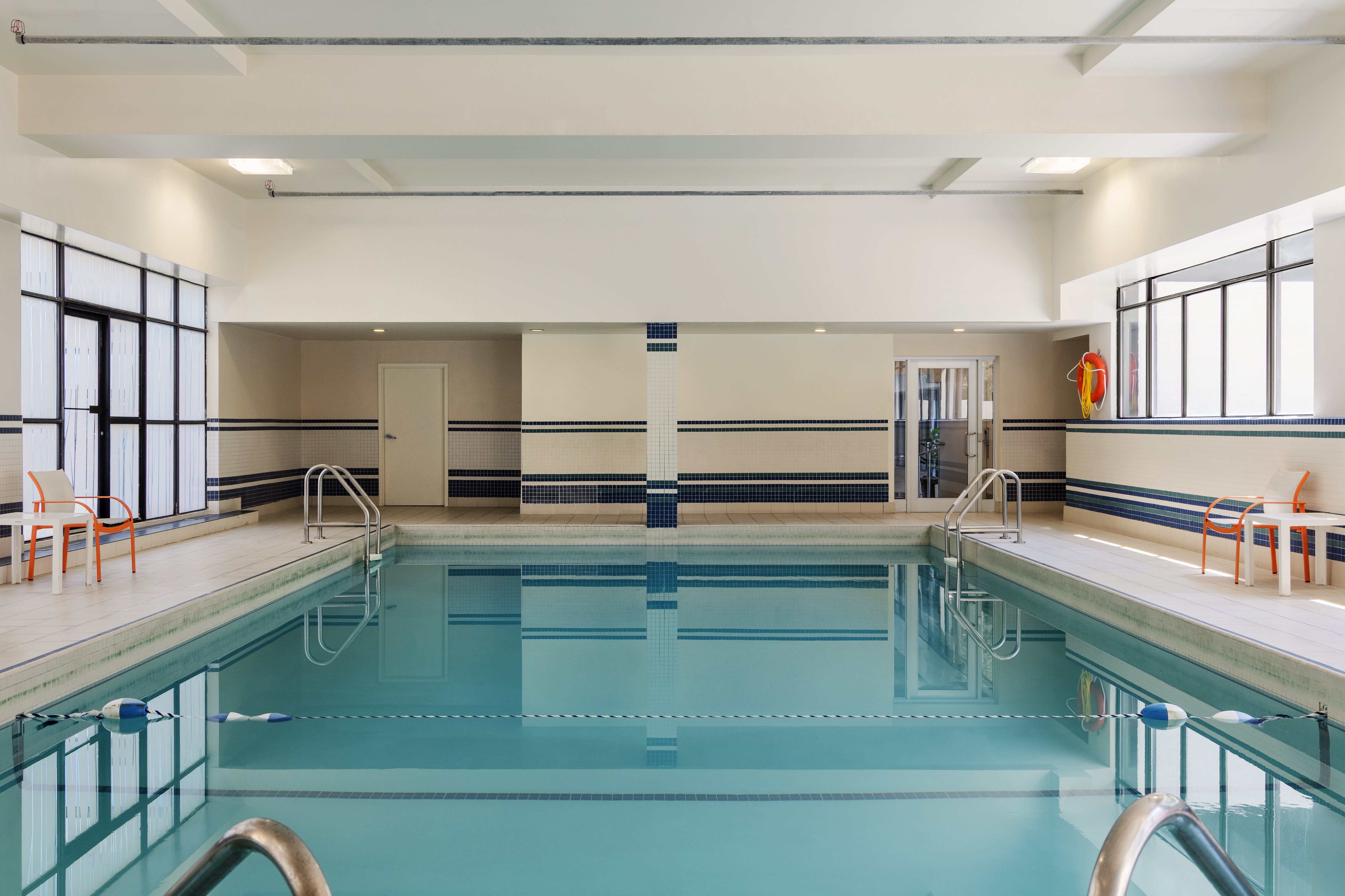 HOLIDAY INN TORONTO DOWNTOWN CENTRE 34/79