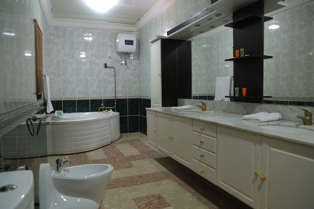 Casalinda Hotel & Gallery Resort 48/49