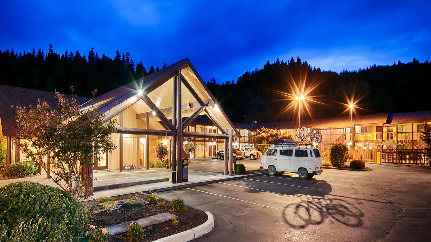 Oakridge Inn and Suites 7/9