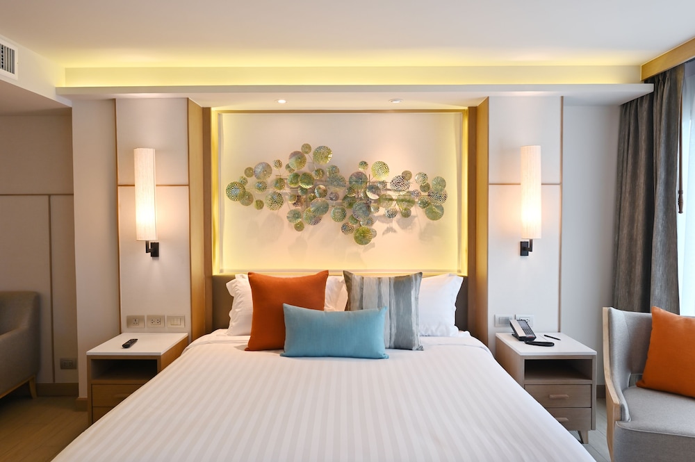 M Pattaya Hotel 11/50