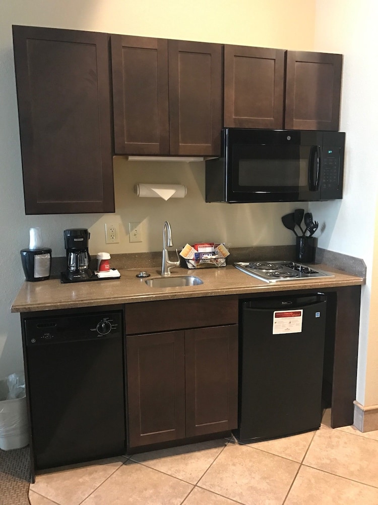 Hawthorn Suites By Wyndham Rome 20/24