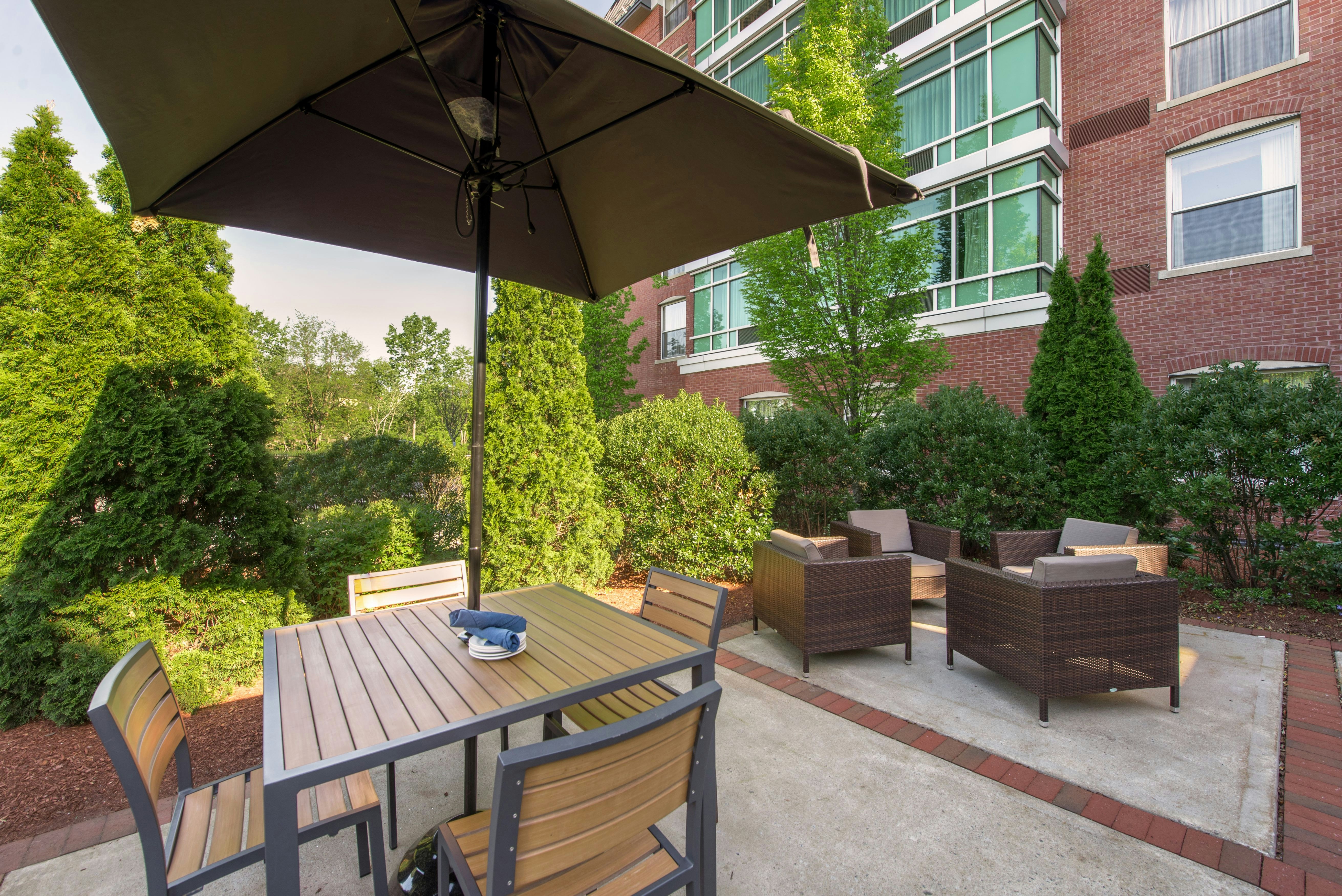 Hilton Garden Inn Manchester Downtown 50/50