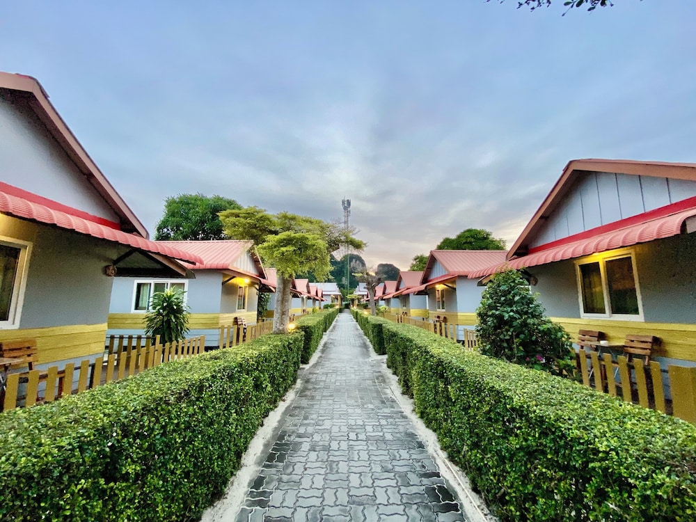 PHI PHI BA KAO BAY RESORT 42/50