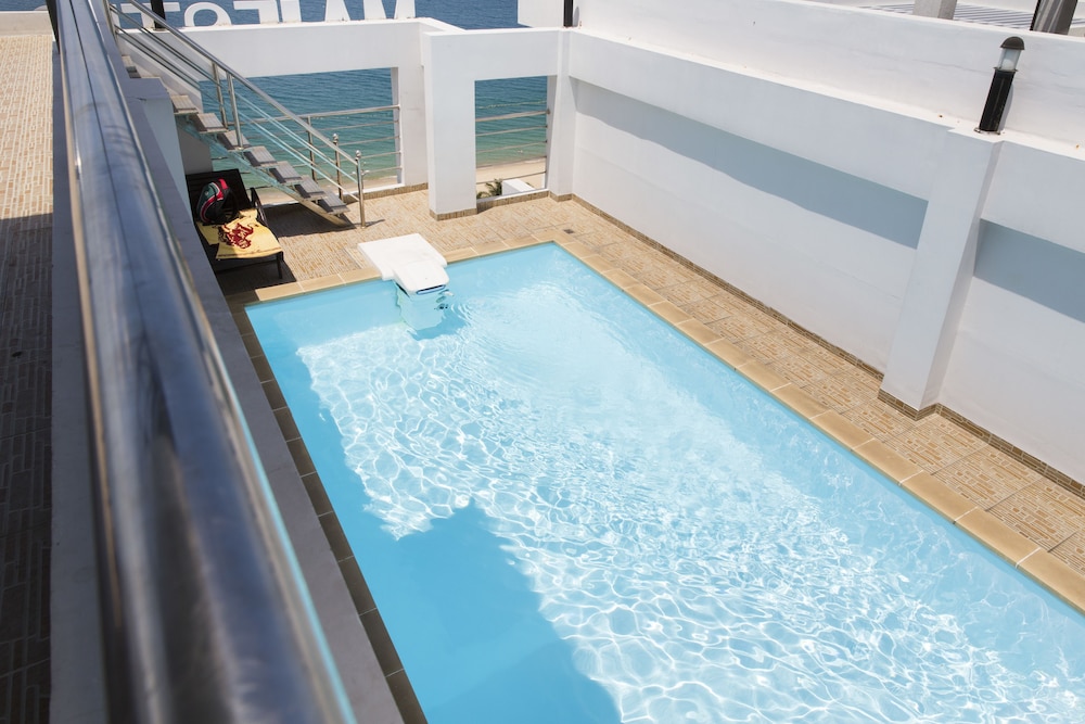 swimming pool spa